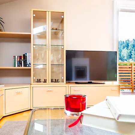 Engel Apartment *