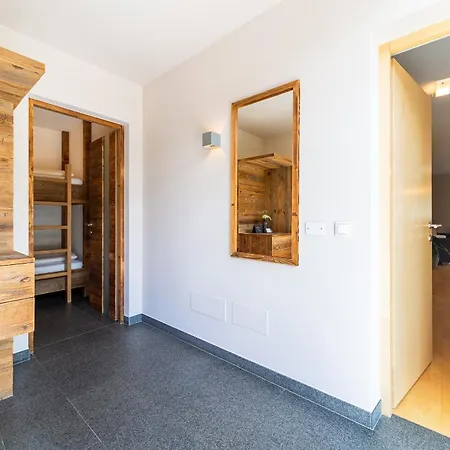 Apartment Engel